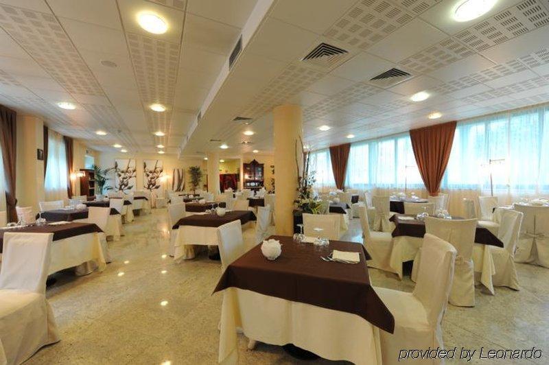 Hotel Parisi Nichelino Nhà hàng bức ảnh